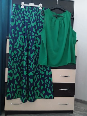 Vând Compleu de damă XL 