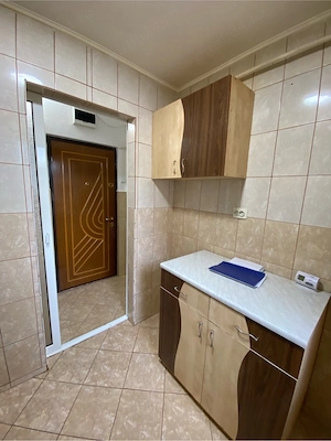 Vand apartament cu doua camere stradal micro 38 mobilat si utilat complet  - imagine 7