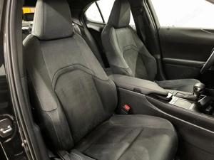 Lexus UX - imagine 8