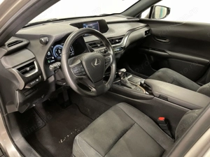 Lexus UX - imagine 5