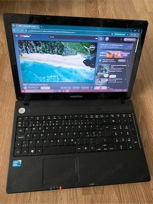 Laptop Emachines intel core i3 Display 15,6 led,4gb ram ddr3,320gb memorie,Windows 10 Pro cu incarca
