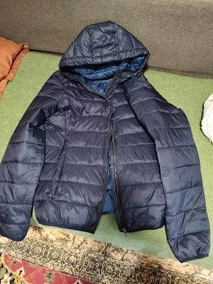 Vând geacă de primăvară măsura L 