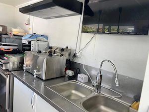 Vând rulotă FOOD/FOODTRUCK complet echipat în perfectă stare de funcționare❗️ - imagine 5