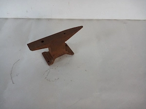 mini nicovala din fier