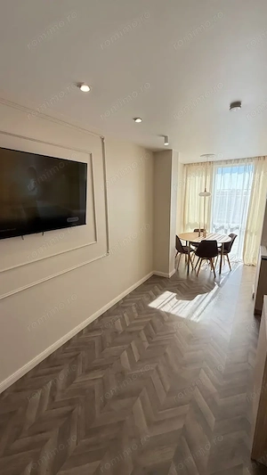 Apartament cu 2 camera in zona 1 Decembrie