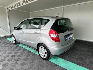 Mercedes-Benz A-Class 2.0 Diesel 82 CP An 2011 - imagine 11