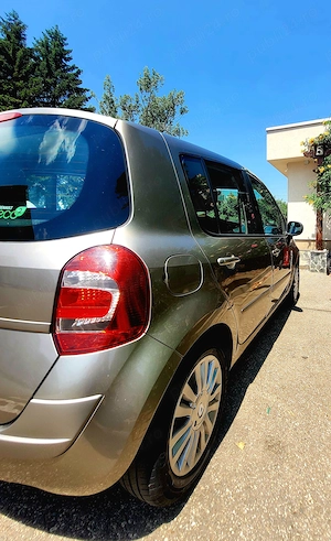 Vând Renault Modus 1.2 benzina 2011 - imagine 3