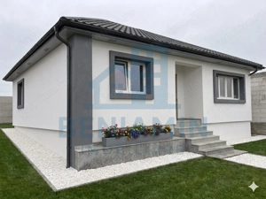 Casa la cheie-Living-2 Dormitoare-Baie-Gaze-Curent-Apa-320mp teren - imagine 6