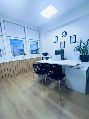 Birou individual - Centrul Civic - mobilier și utilități incluse in preț 