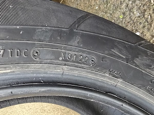 Anvelope vara dunlop 235 60 r18 - imagine 4