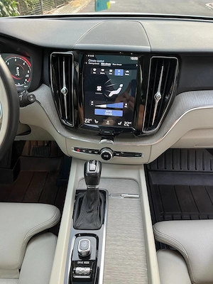 Vand volvo xc 60 INSCRIPTION 2018 D4 AWD - imagine 8