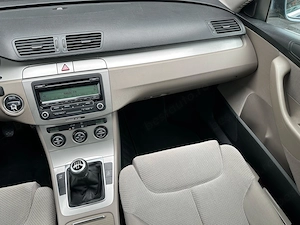 Volkswagen Passat 2.0 Diesel 110 CP An 2010 - imagine 15