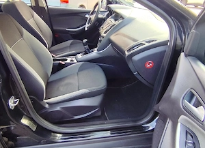 Ford Focus 1.6 benzină clasic MPI, Climă, senzori  - imagine 6