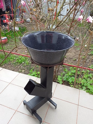 Vând soba racheta pe lemne.