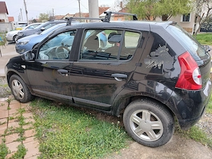 Dacia Sandero 1.6 ediția limitată Kiss FM   2009 - imagine 2