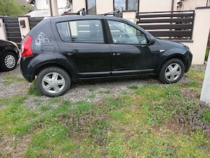 Dacia Sandero 1.6 ediția limitată Kiss FM   2009