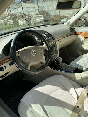 Bună vând Mercedes e220 2003 sunt unicul proprietar în România. - imagine 10