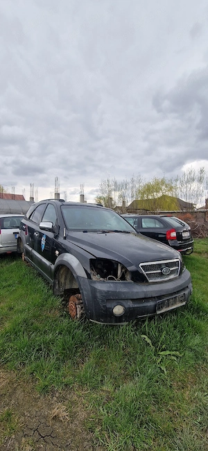 Dezmembrez Kia Sorento 2002 - imagine 5