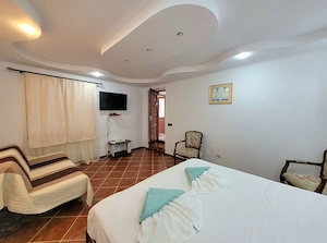 Pescuit si birdwatching in Delta Dunarii , locatie excelenta pentru grupuri de 10 -12 persoane - imagine 2