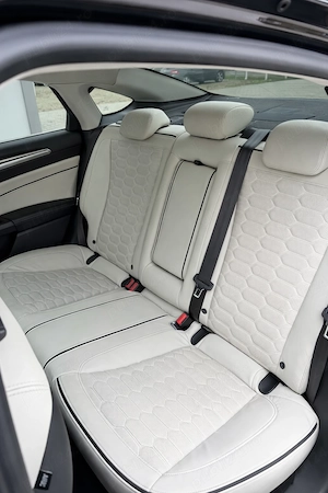 Ford Mondeo 2.0 CVT Vignale - imagine 6