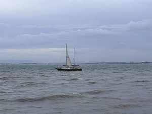 Caut două prietene pentru vacanțe de lux