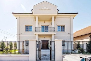 Vila lux de vanzare mobilata, utilata ,piscina ,sauna ,jacuzzi  - imagine 2