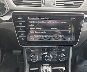 Skoda Superb "Laurin & Klement" 4x4 DSG 272 CP Benzină - imagine 8