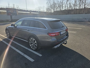 Mercedes-Benz E-Class All-Terrain  - imagine 3
