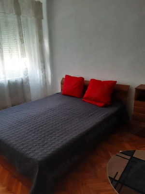 inchiriez apartament caransebes 2 camere zona centrala