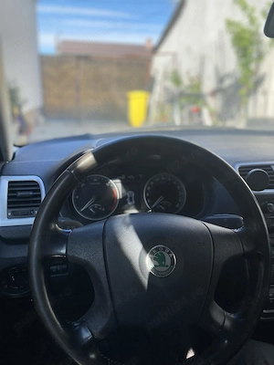 Masina Skoda Fabia 2 - imagine 2