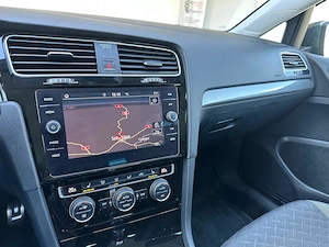 Volkswagen Golf 7 SW 2.0 Diesel 150 CP An 2018 - imagine 16