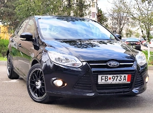 Ford Focus 1.6 benzină clasic MPI, Climă, senzori  - imagine 3