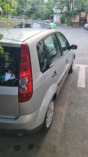 Ford fieste 1.2 benzina + GPL 