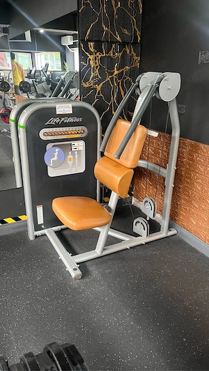 Aparate Life Fitness Circuit