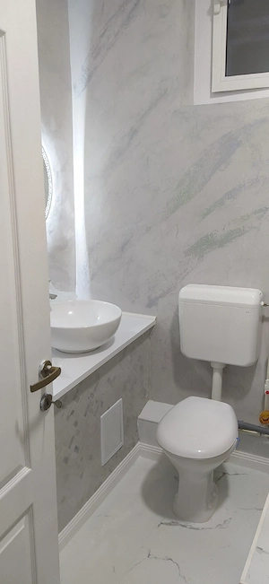 vand apartament la curte Bd Cuza 