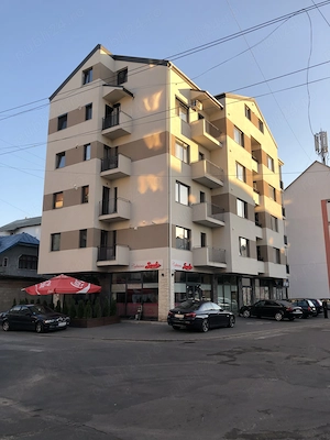 Apartament cu 3 camere de vânzare