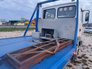 Nissan atleon 7,5t. Autoplatforma, platforma auto hidraulică Iveco Mercedes  - imagine 6