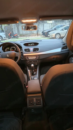 Vand Renault Fluence 1.6 benzina aspirat natural(fara turbo) - imagine 10