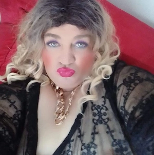 Milf Transs cu sani accelt party fara vraba