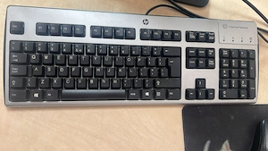 Tastatura cu fir diverse modele si branduri de top