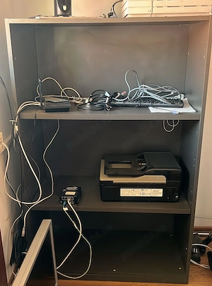 Dulap gri cu polite fara usi