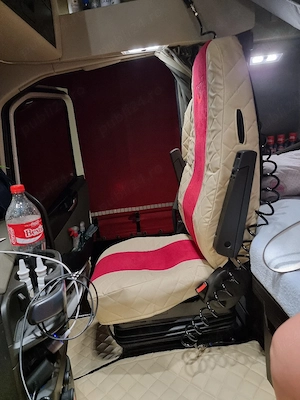 Vând huse din piele naturală ptr camion Volvo - imagine 2