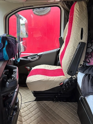 Vând huse din piele naturală ptr camion Volvo