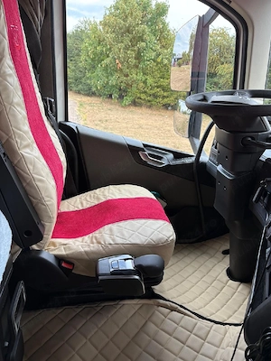 Vând huse din piele naturală ptr camion Volvo - imagine 4