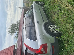 Mașină familială cu 7 locuri - imagine 2