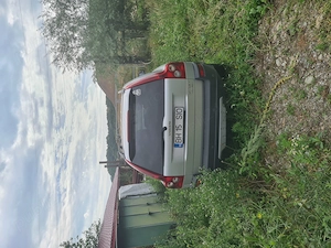 Mașină familială cu 7 locuri - imagine 3