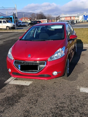 Peugeot 208 1.4 HDI cu 15.000 km