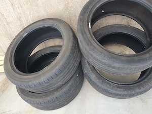 Vând Caucicuri de varã