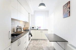 Cazare Regim Hotelier Brașov | Apartament 2 Camere | Parcare & WiFi - imagine 2