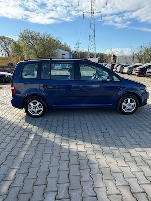 Volkswagen Touran - imagine 4